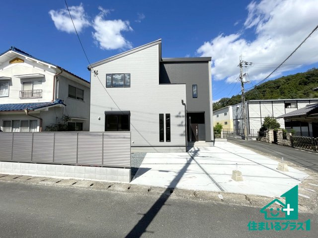 ★17(土)18(日)現地見学可能！★南丹市園部町美園町　第2期　新築一戸建ての外観|安心の10年保証！外観を美しく保ち、雨水で汚れを落とします！気になることがありましたら、お気軽にお問い合わせください！