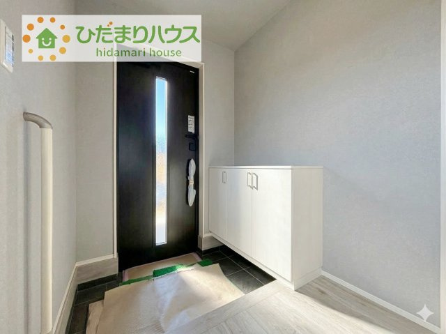 【玄関】 | 阿見町荒川本郷第2期　新築戸建　4号棟 | 丁度良い靴箱のサイズ♪これだけあれば家族全員の靴がしまえてスッキリ(^O^)
