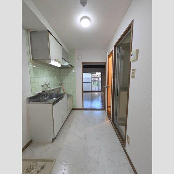 トーシンハイツ堀江の玄関