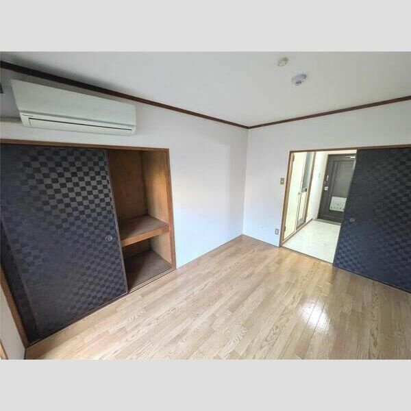 トーシンハイツ堀江の居間・リビング