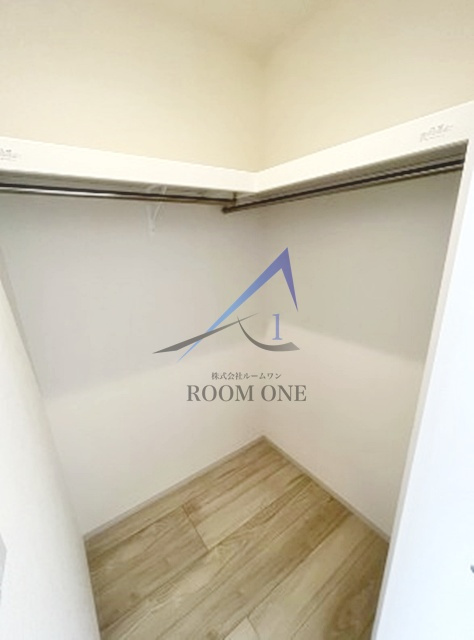 ブランシュバル五反野の収納|ウォークインクローゼットです。