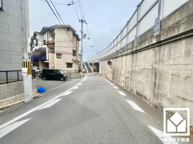 伏見区桃山町丹下の前面道路含む現地写真
