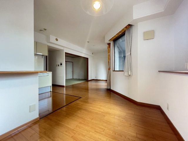 コアマンションネクステージ古城堀端公園の居間・リビング