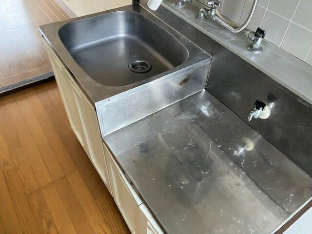 川崎市多摩区長尾１丁目のアパートのキッチン