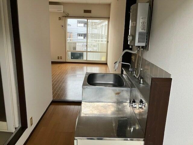 川崎市多摩区長尾１丁目のアパートの玄関