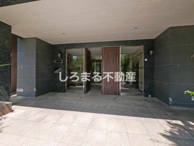 KDXレジデンス難波南のエントランス