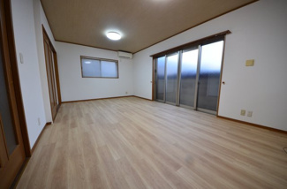 【居間・リビング】 | 上花山坂尻