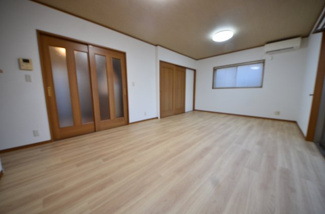 【居間・リビング】 | 上花山坂尻