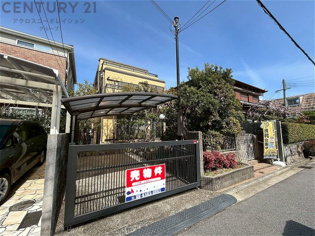軽量鉄骨3階建て