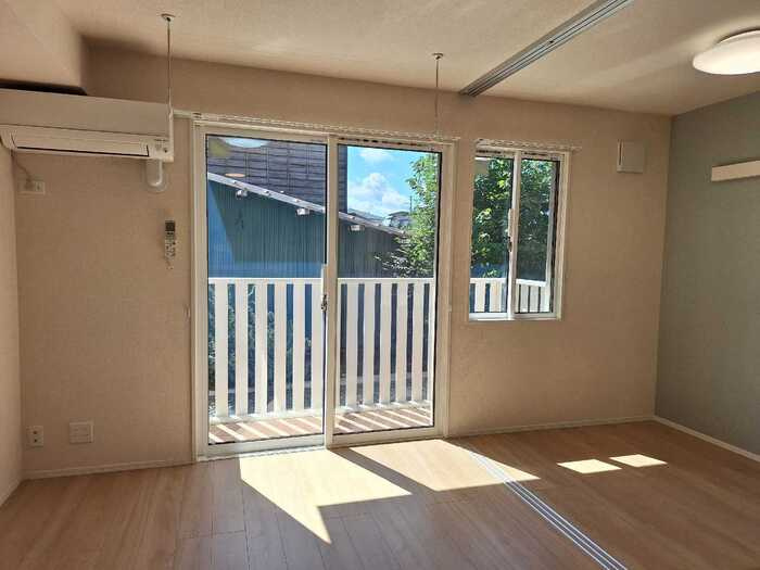 エバーグリーンの居間・リビング