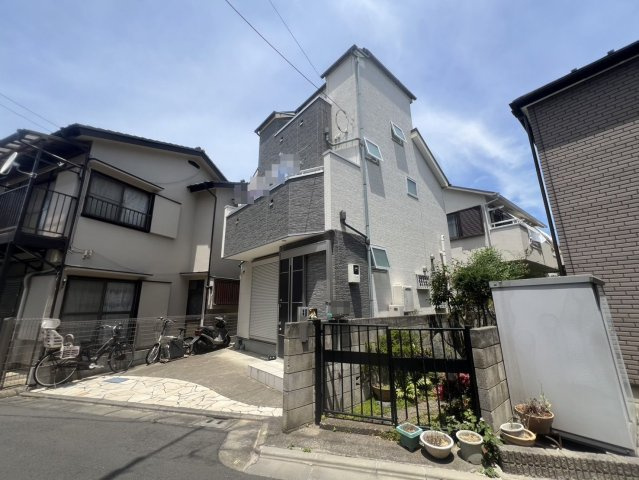 【外観】 | 練馬区春日町５丁目　中古戸建て | 重厚感と上質さを感じさせる佇まいが魅力の、落ち着きある外観