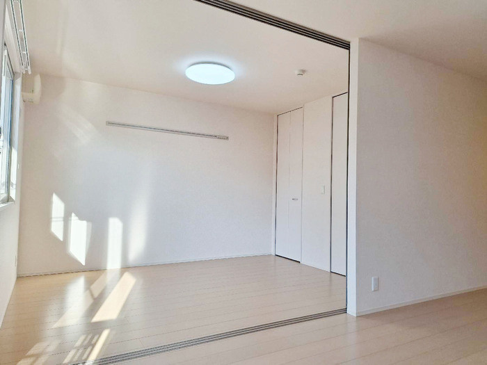 エスペランサ堤の洋室