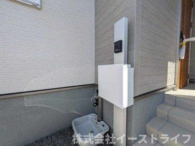 【新築戸建】　いわき市自由ヶ丘3期　全1棟のセキュリティ|TVモニター付インターフォンには郵便受けが設置されています