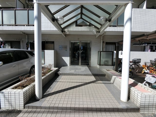 シティクレスト船橋のエントランス