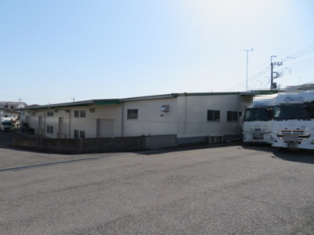 狭山市大字北入曽の倉庫の外観