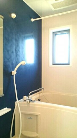 レイヤードの浴室