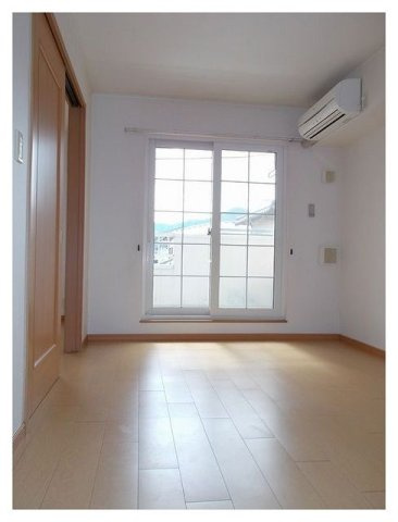 メゾン・リヴェールⅡの居間・リビング