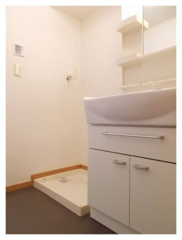 メゾン・リヴェールⅡの洗面所