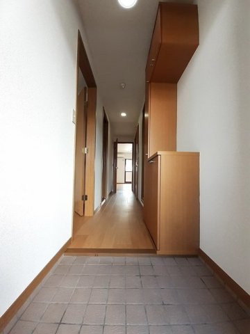 サニーパレスの玄関