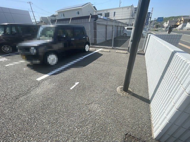 クリーンピア英賀保の駐車場