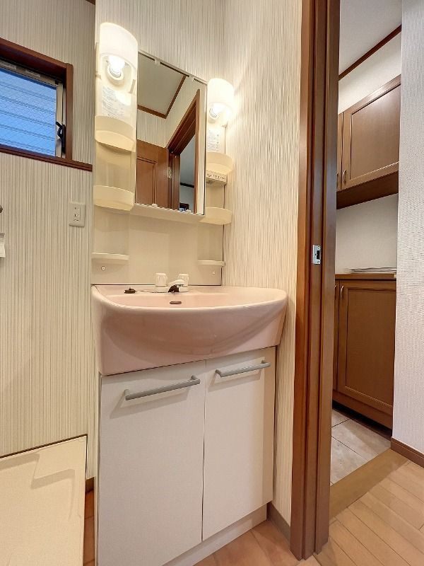 アガパンサスの独立洗面台