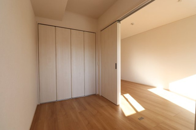 【洋室】 | エフ・なにわ