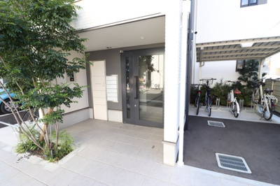 【エントランス】 | エフ・なにわ