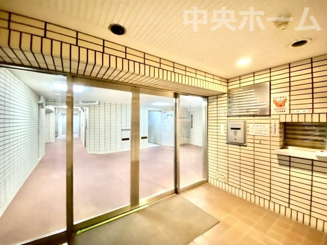 ディアプラザ根津の防犯設備|【オートロック】オートロックシステムでセキュリティ充実。当たり前ですが、安全で安心して暮らすのって大事ですよね。お探しのご条件でオートロック付きの物件を探す方も多いですがやはりセキュリティは大事です。