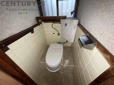 シンプルで使いやすいトイレです♪