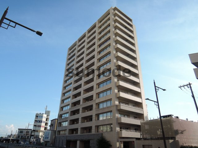 ロジュマン高槻ステーションフロントの外観