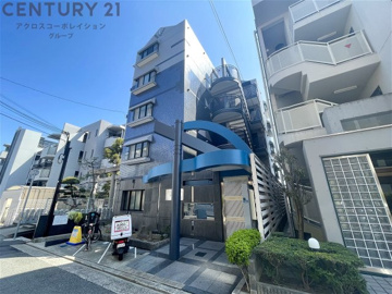 オートロックで外部の人間か簡単に出入りできないため安心です！