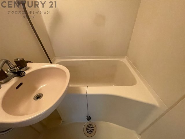 日々の疲れを癒すお風呂付です