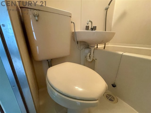 コンパクトで使いやすいトイレです