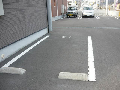 【駐車場】 | プリムローズ | 駐車スペースもあります