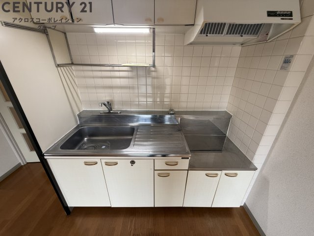 収納がたくさんついたシステムキッチン