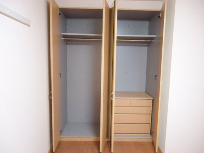 【収納】 | メゾン・ド・ネイジュⅡ | クローゼット内