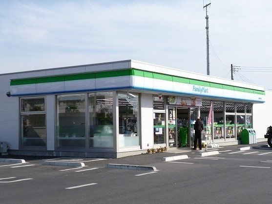【周辺】 | キラベル | ファミリーマート高勢町店まで300m