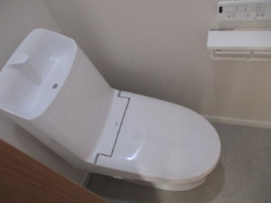 【トイレ】 | 山手三丁目22番15号（B-12） | 2階　トイレ