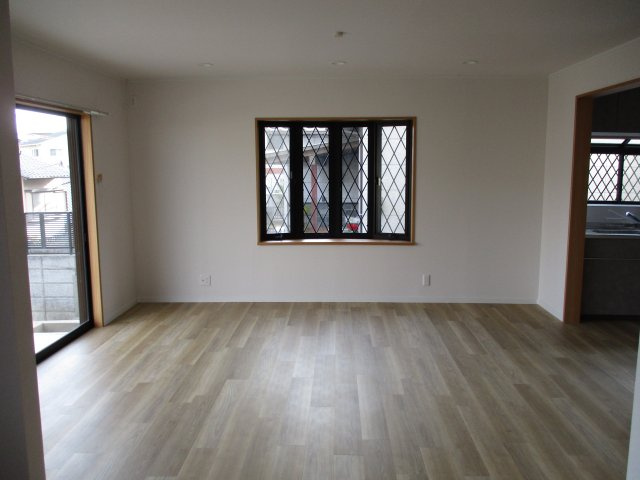 【居間・リビング】 | 山手三丁目22番15号（B-12）