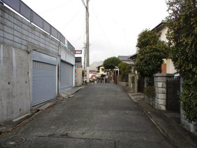 【前面道路含む現地写真】 | 山手三丁目22番15号（B-12）