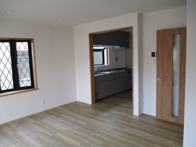 【居間・リビング】 | 山手三丁目22番15号（B-12）