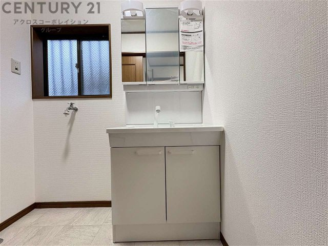 収納付きの使いやすい洗面台