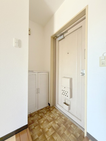 メルポート出汐の玄関