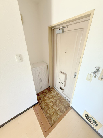 メルポート出汐の玄関