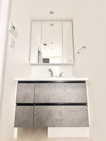 アルファステイツ久居駅の洋室