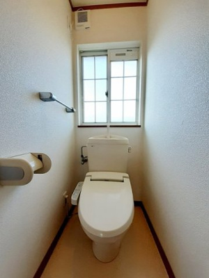 【トイレ】 | サンライズ別府 | 落ち着いた色調のトイレです