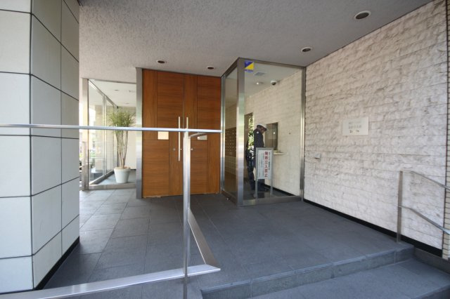 【エントランス】