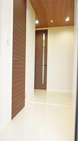 ヒルズレジデンシャルS13の玄関