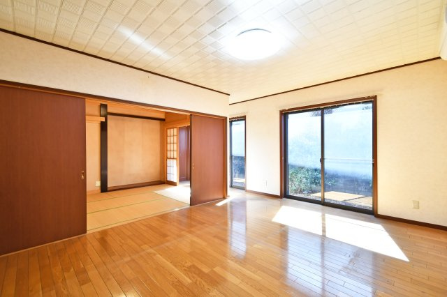 白岡市篠津の居間・リビング