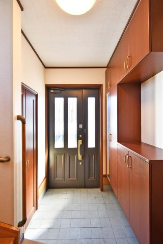 白岡市篠津の玄関